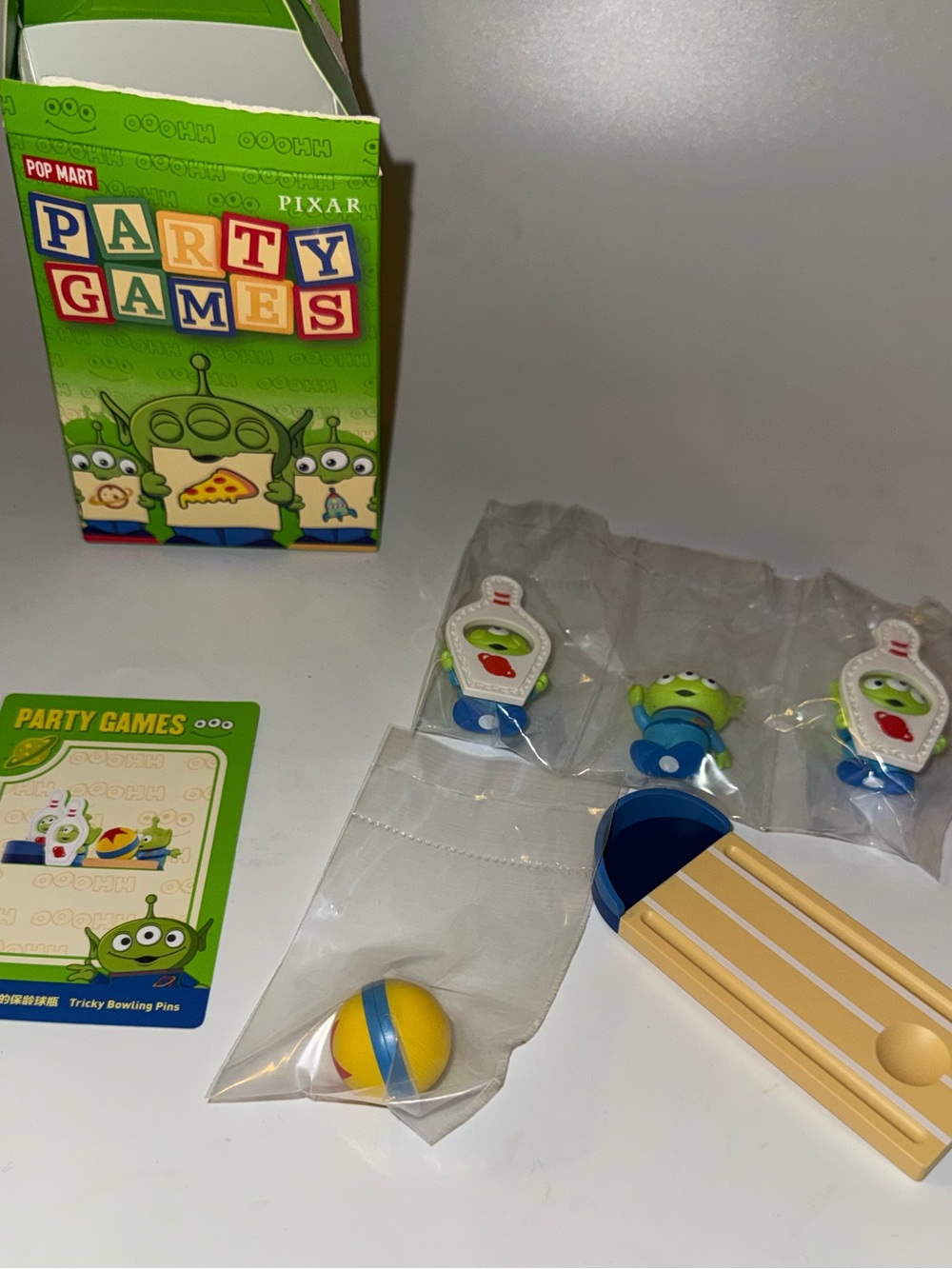 Popmart Pixar Disney Aliens Tricky Bowling figurine set